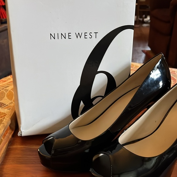 NIB • NINE WEST PLATFORM PEEP TOE SHOES - Picture 11 of 11